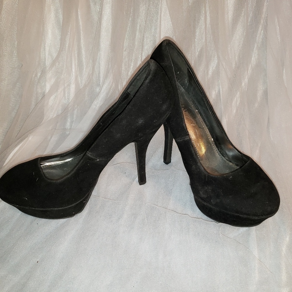 heels - Picture 3 of 3